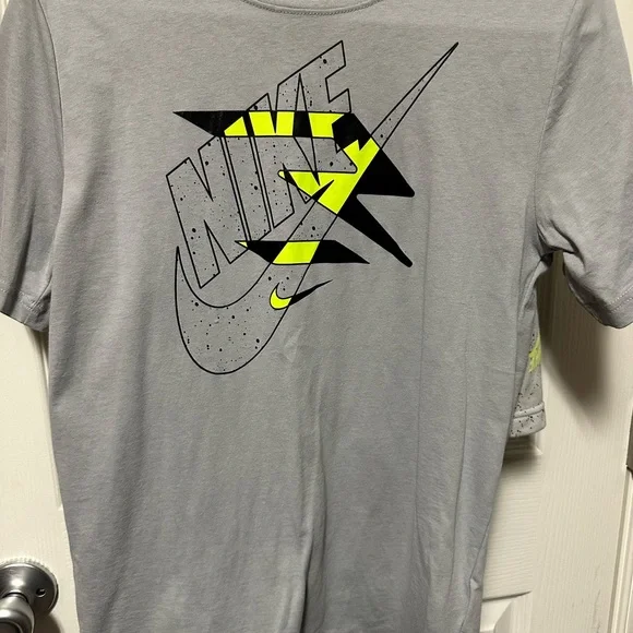 Nike Light Gray and Neon Yellow Men's Tee with matching shorts - Picture 2 of 4
